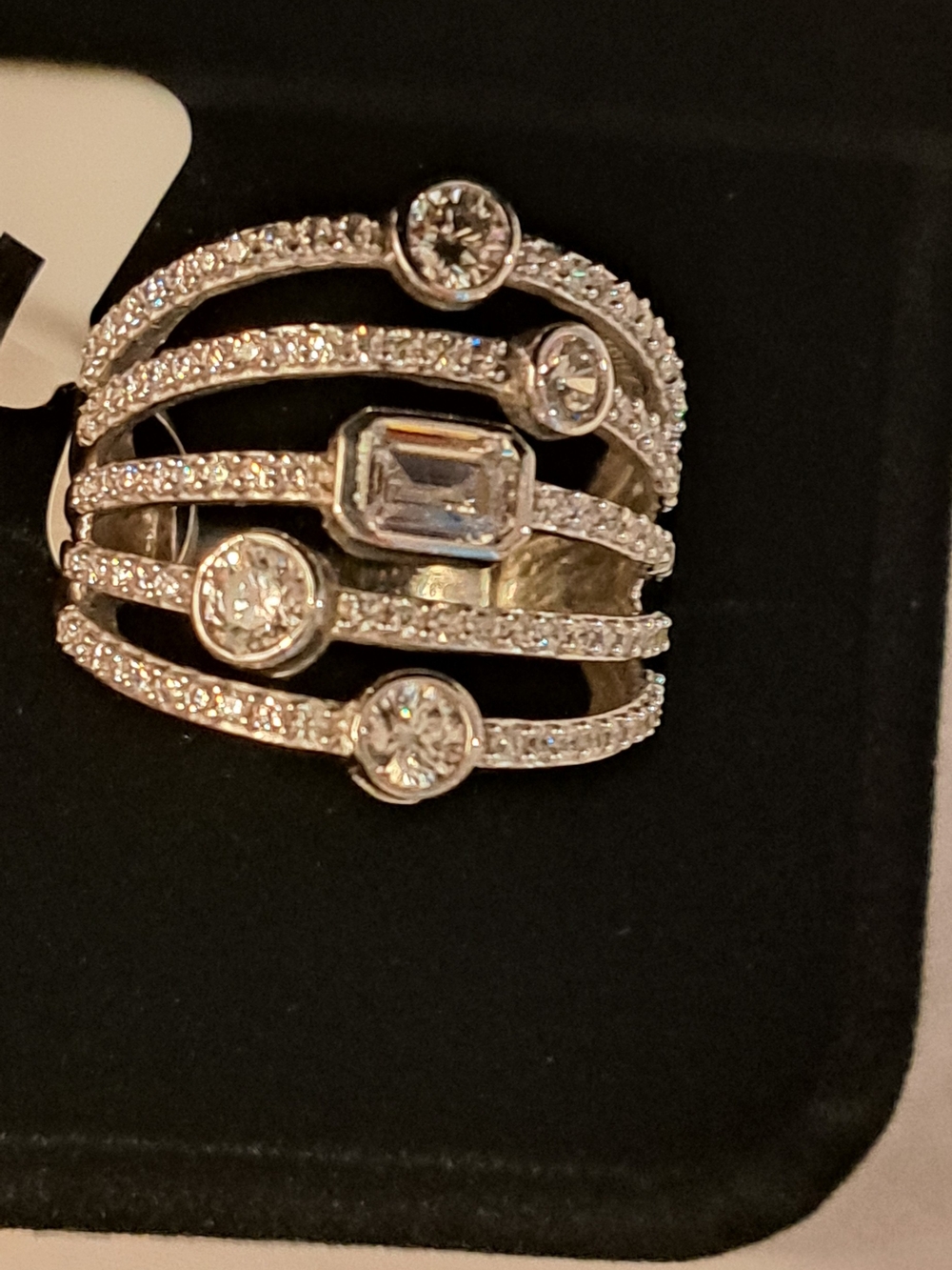 925 Bella Luce White Diamond Simulant.Rhodium over Sterling Silver Ring.2.80 ctw